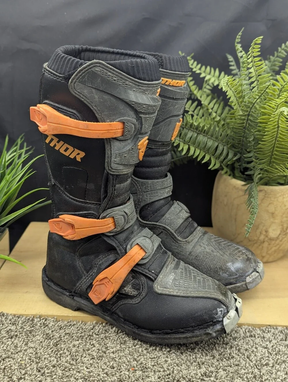 Thor Blitz XP Youth/Mens Size 7 Motocross Boots Black Metal Toe Guards